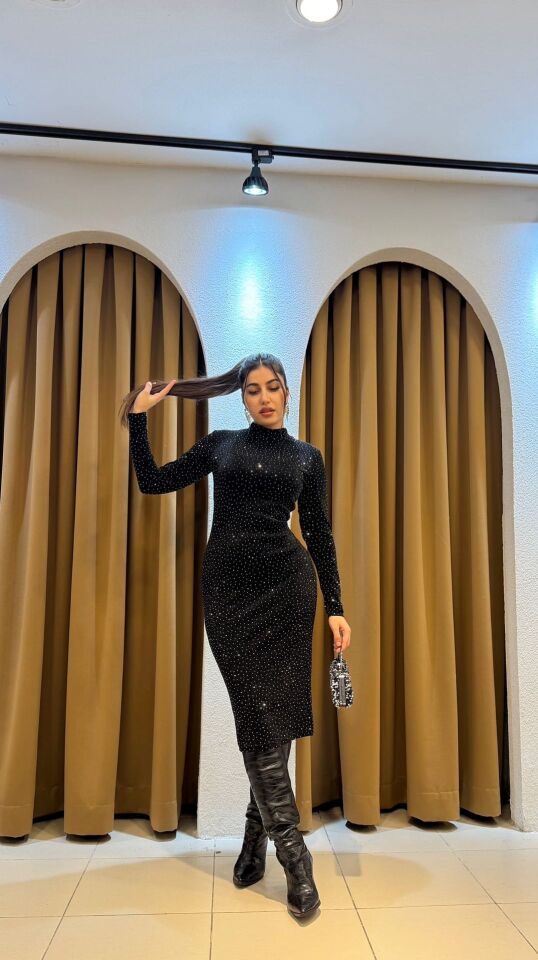 SİYAH LİKRALI UZUN PARILTILI ABİYE 40
