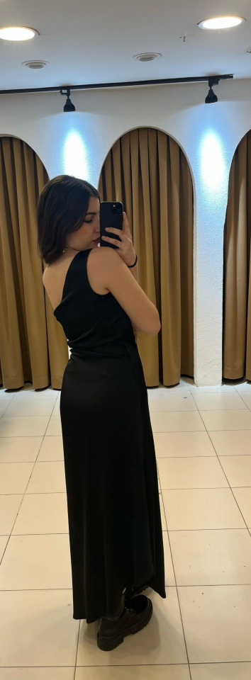 SİYAH TEK KOLU TAŞ DETAYLI UZUN ABİYE