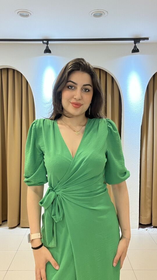YEŞİL BELDEN BAĞLAMALI ELBİSE