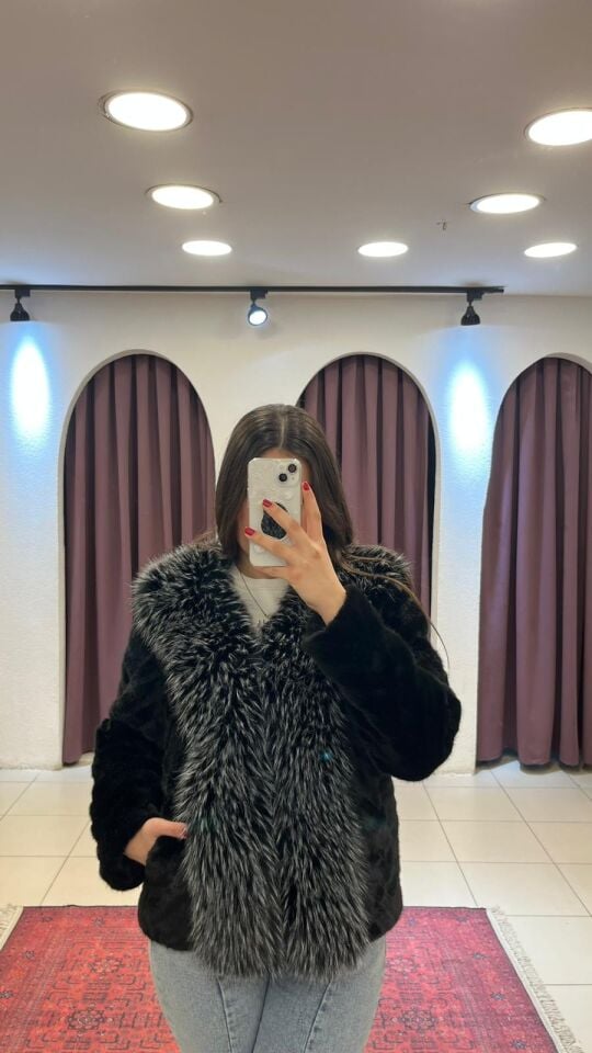 SiYAH ÖNÜ GRİ YÜN DETAYLI İTHAL KÜRK Standart