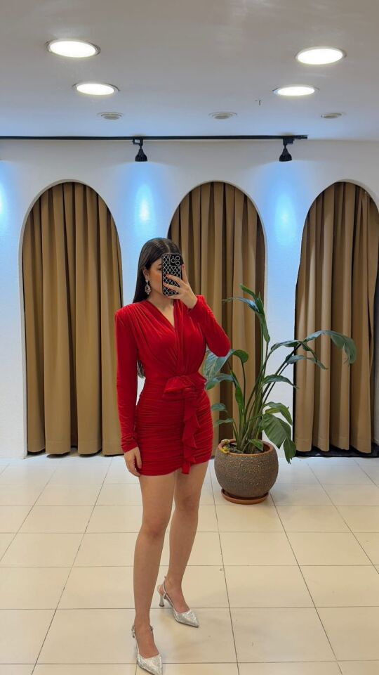KIRMIZI KRUVAZE YAKA MİNİ ELBİSE 38