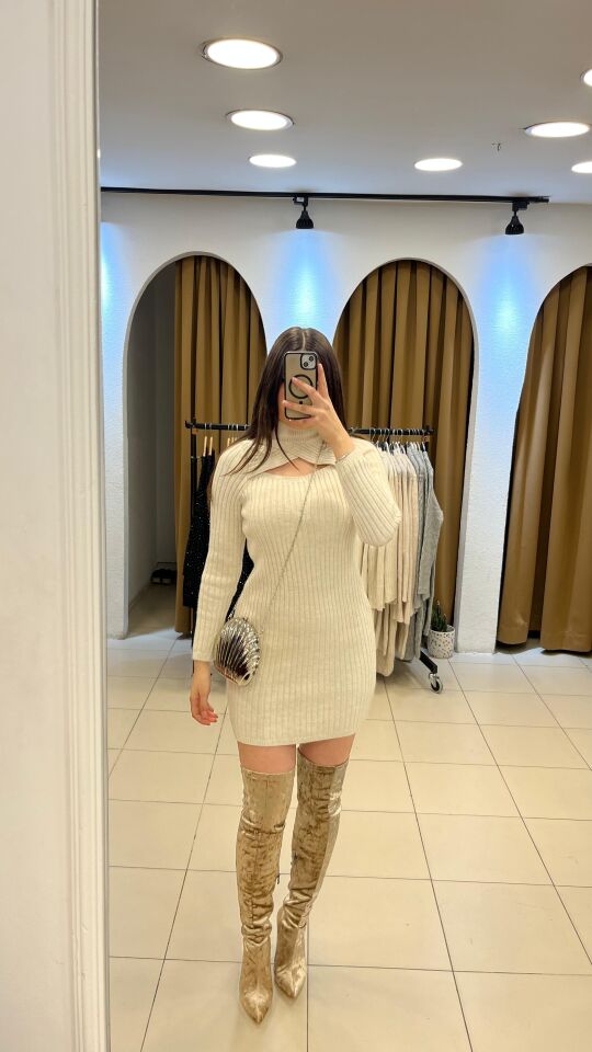 KREM TRiKO KAZAK ELBİSE 44