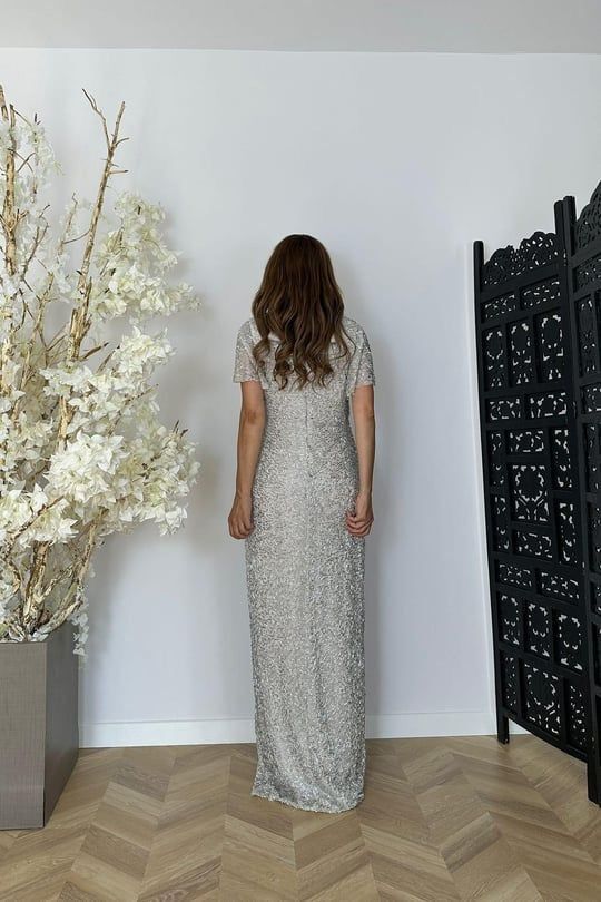 GRİ BORU BONCUKLU DRAPE V YAKA ABİYE