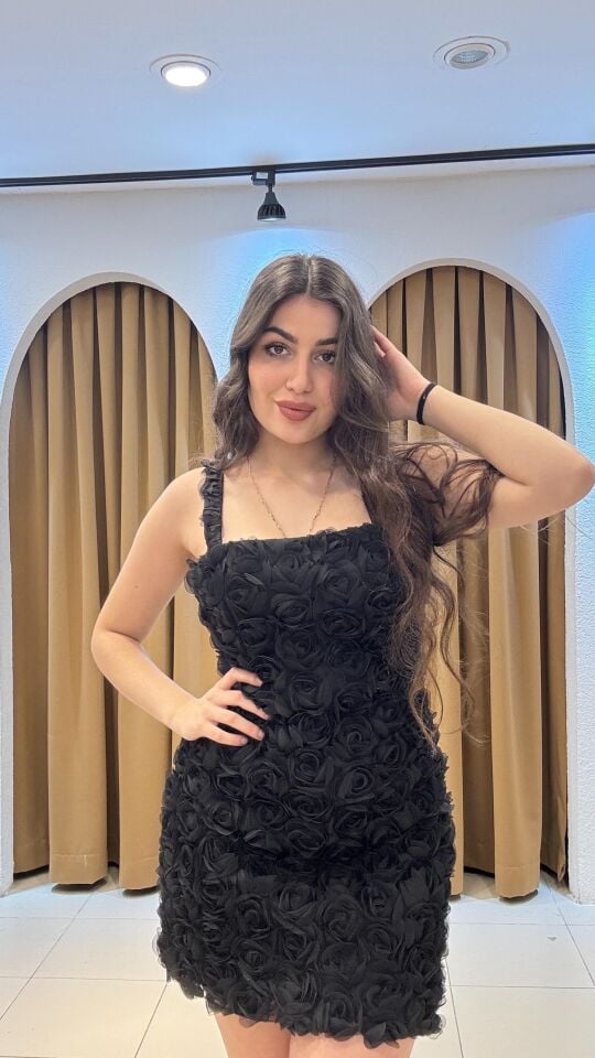 SİYAH GÜL DESENLİ MİNİ ELBİSE