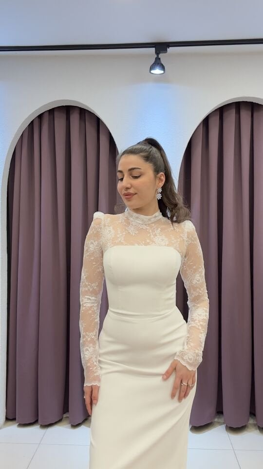 BEYAZ BALIKÇI YAKA BALIK MODEL ARKADAN YIRTMAÇLI KOLLARI VE YAKA DETAYI DANTELLİ TAM BOY ABİYE ELBİSE BEYAZ - 36-38