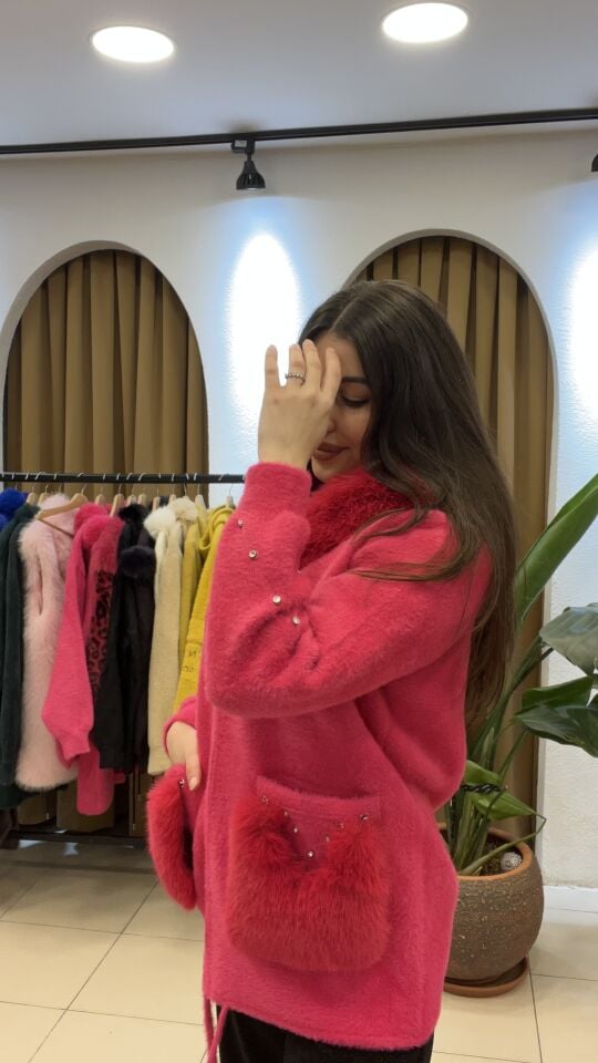 PEMBE ÖNDEN FERMUARLI ANGORA KÜRK