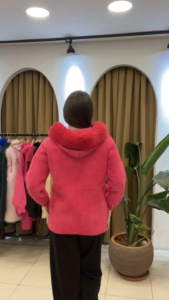 PEMBE ÖNDEN FERMUARLI ANGORA KÜRK