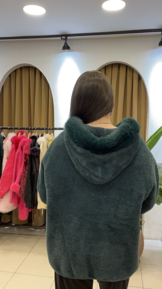 YEŞİL ANGORA KÜRK