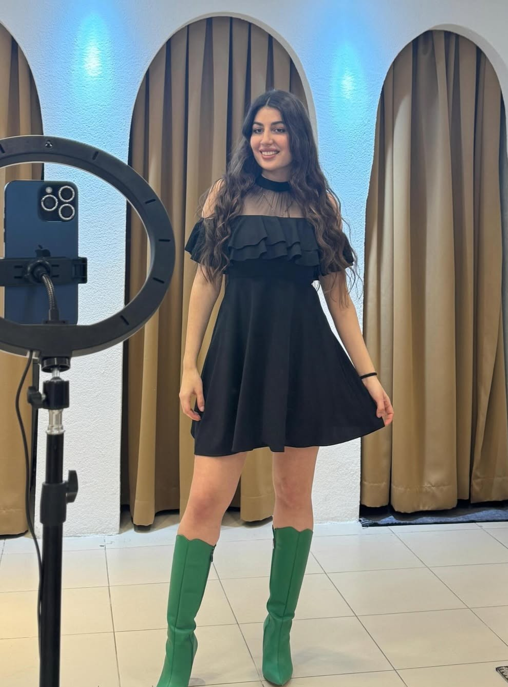 SİYAH PİLELİ TÜL DETAY MİNİ ELBİSE