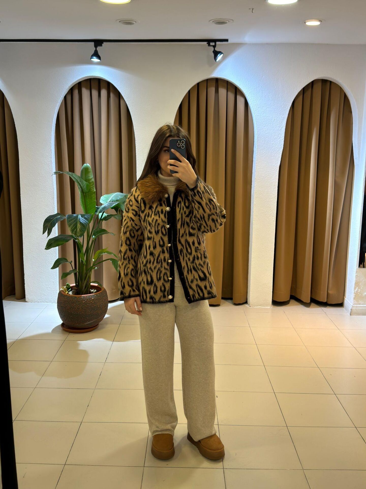 LEOPAR DESENLİ YAKA PELUŞ HIRKA XL - Leopar desen