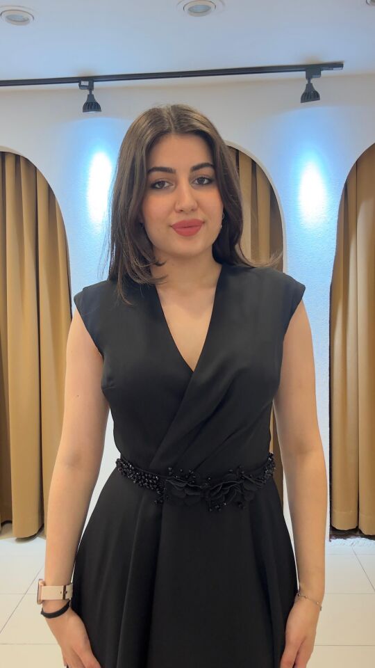 SİYAH KALIN MİDİ BOY ELBİSE