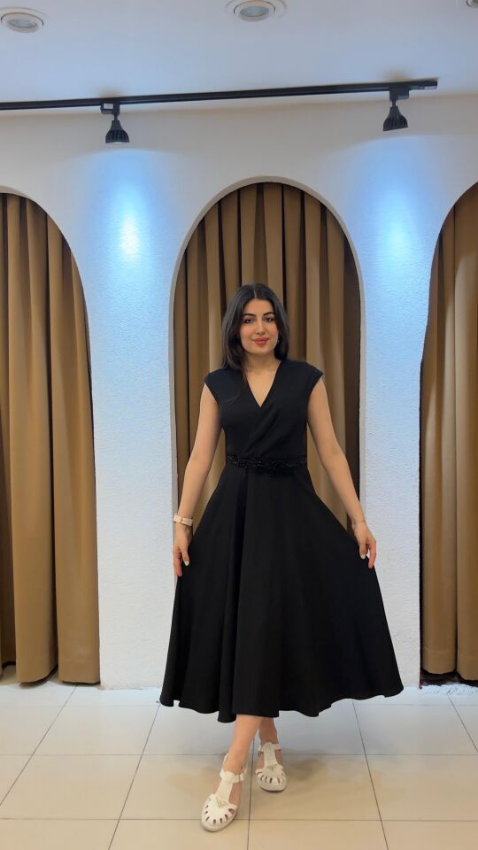 SİYAH KALIN MİDİ BOY ELBİSE