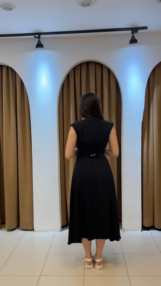 SİYAH KALIN MİDİ BOY ELBİSE