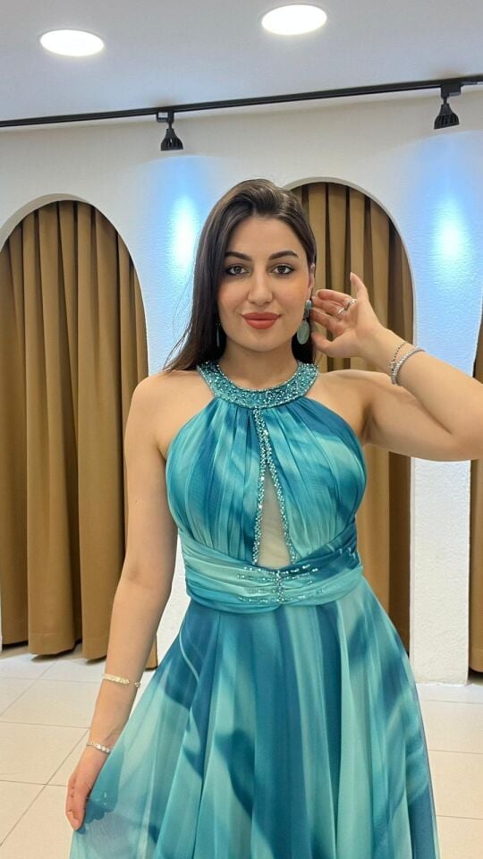 SU YEŞİLİ HALTER YAKA MAVİ KARIŞIMLI YIRTMAÇLI ABİYE