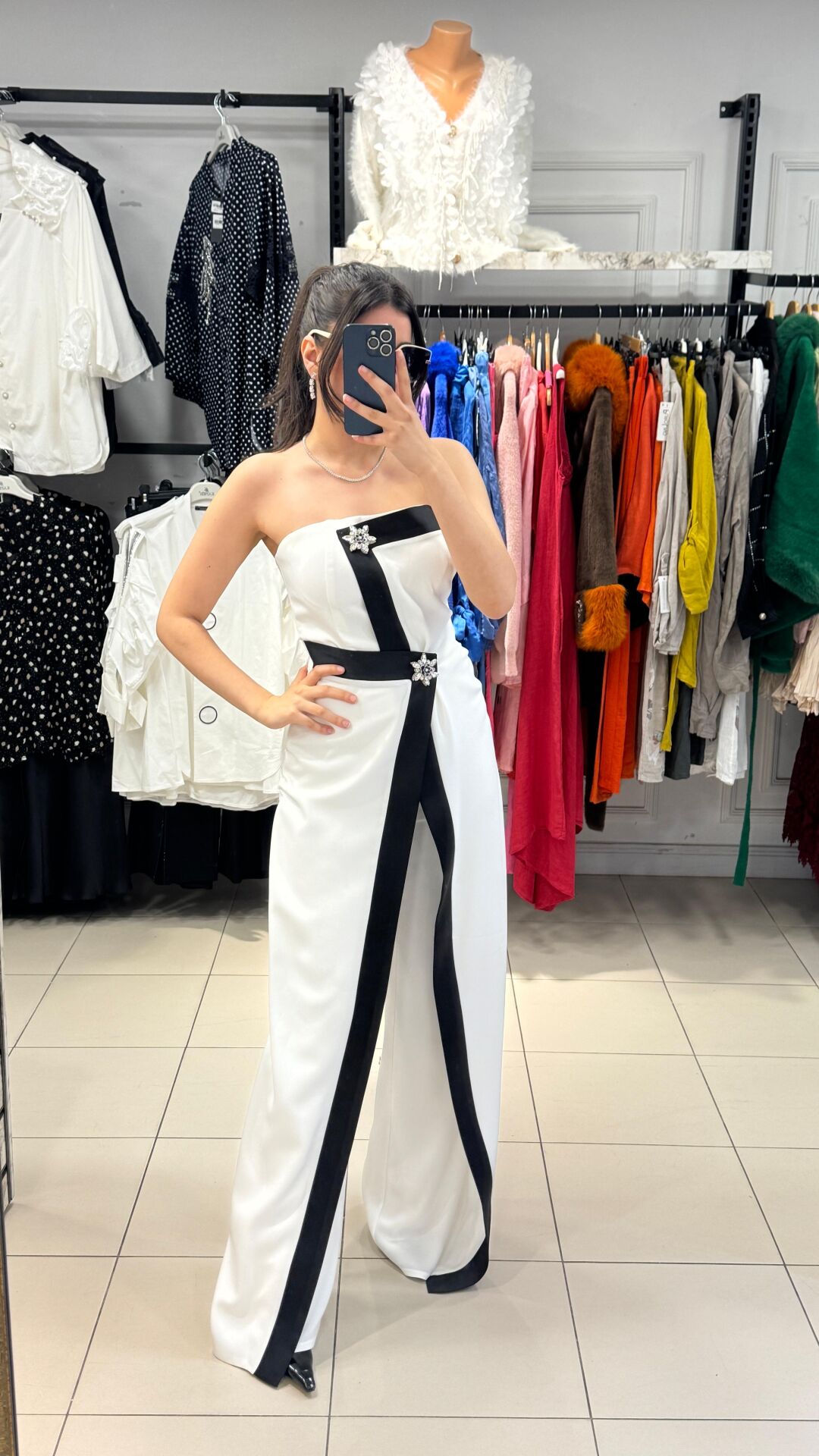 BEYAZ ASİMETRİK STRAPLEZ TULUM