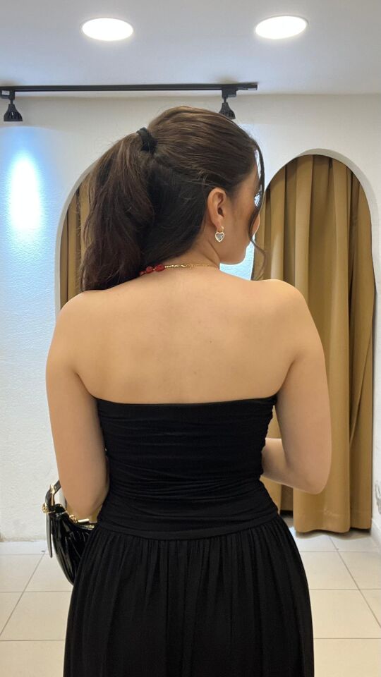 SİYAH STRAPLEZ BÜZGÜLÜ ELBİSE