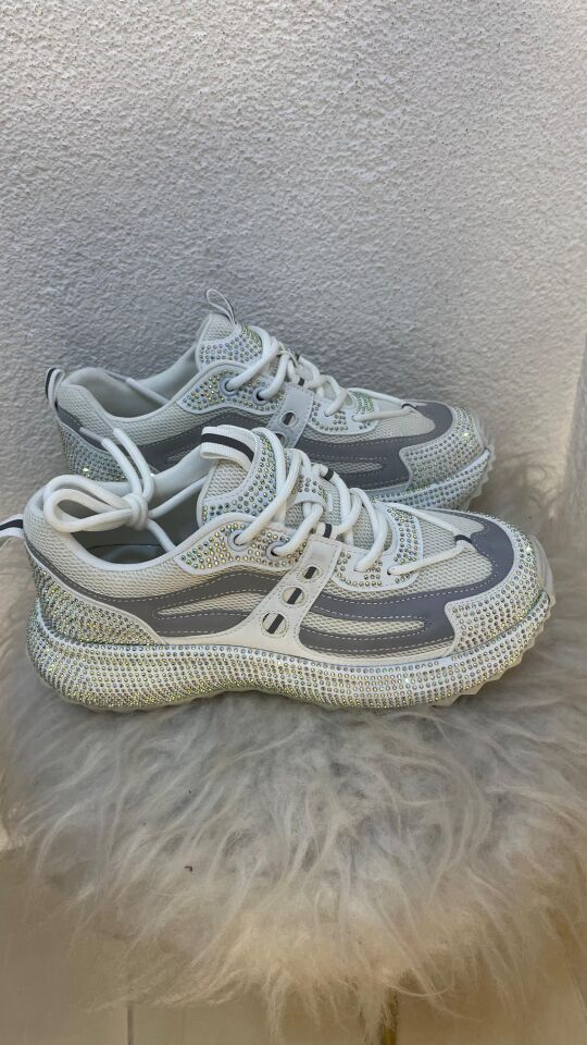 BEYAZ TAŞLI PARILTILI SPOR AYAKKABI