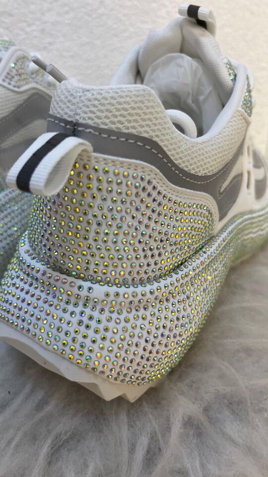 BEYAZ TAŞLI PARILTILI SPOR AYAKKABI