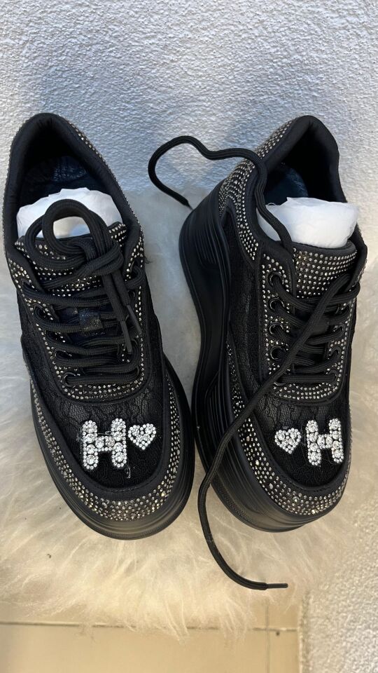 SİYAH TAŞLI PARILTILI SPOR AYAKKABI
