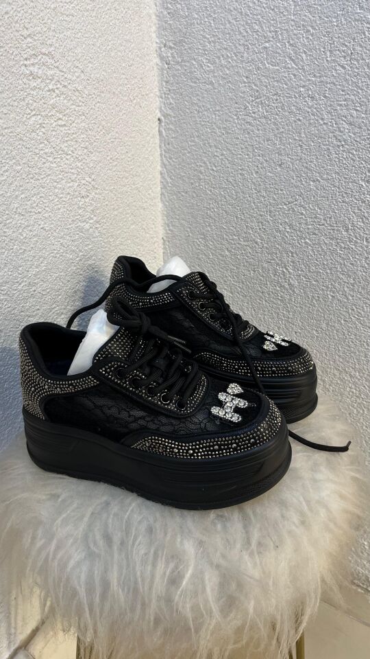 SİYAH TAŞLI PARILTILI SPOR AYAKKABI