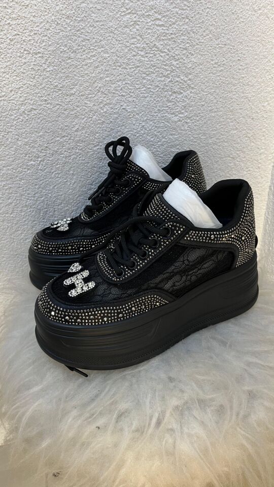 SİYAH TAŞLI PARILTILI SPOR AYAKKABI