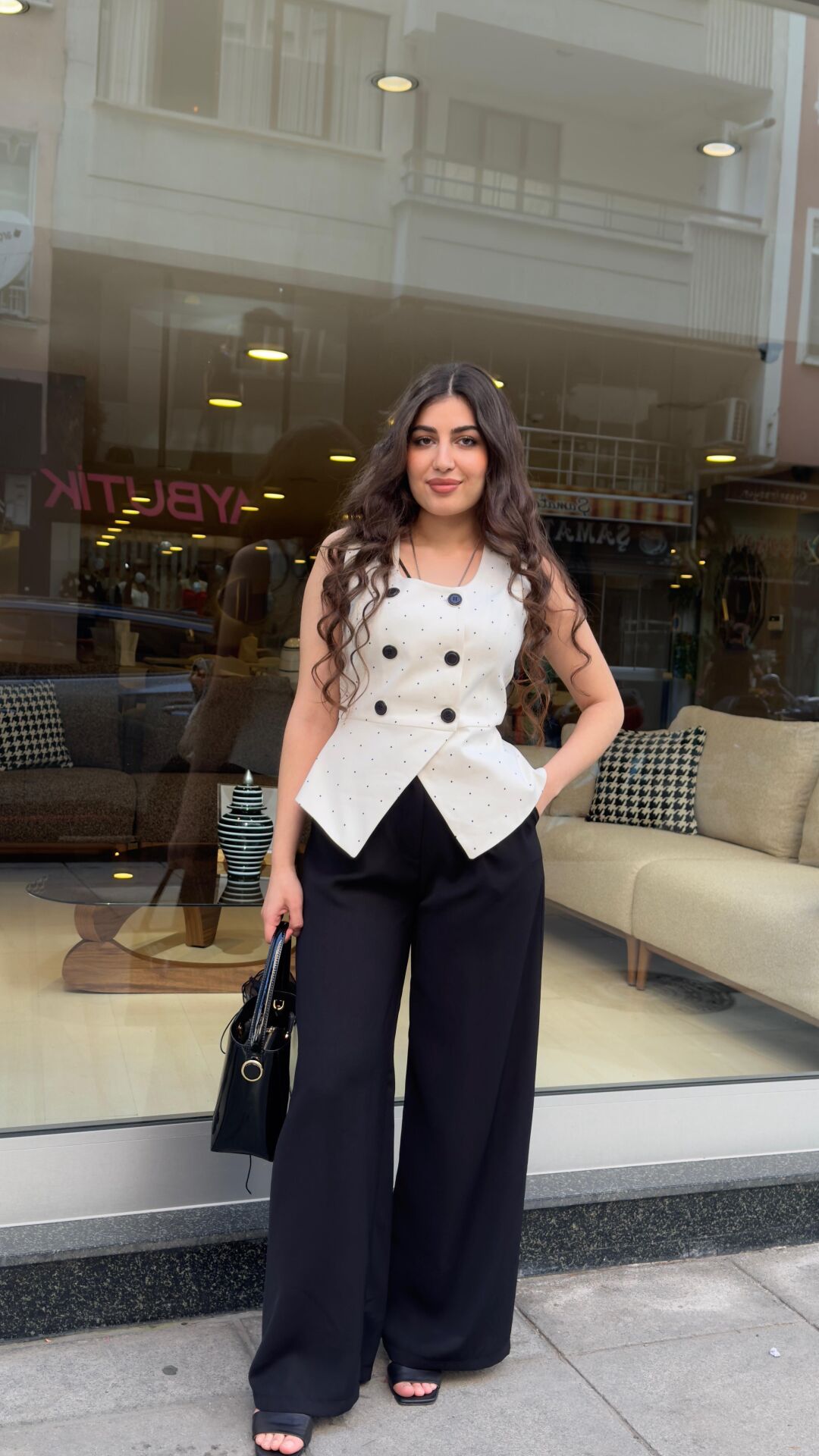 SİYAH BEYAZ PUANTİYELİ TAKIM