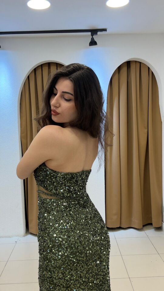 ZÜMRÜT YEŞİLİ STRAPLEZ  ABİYE ELBİSE