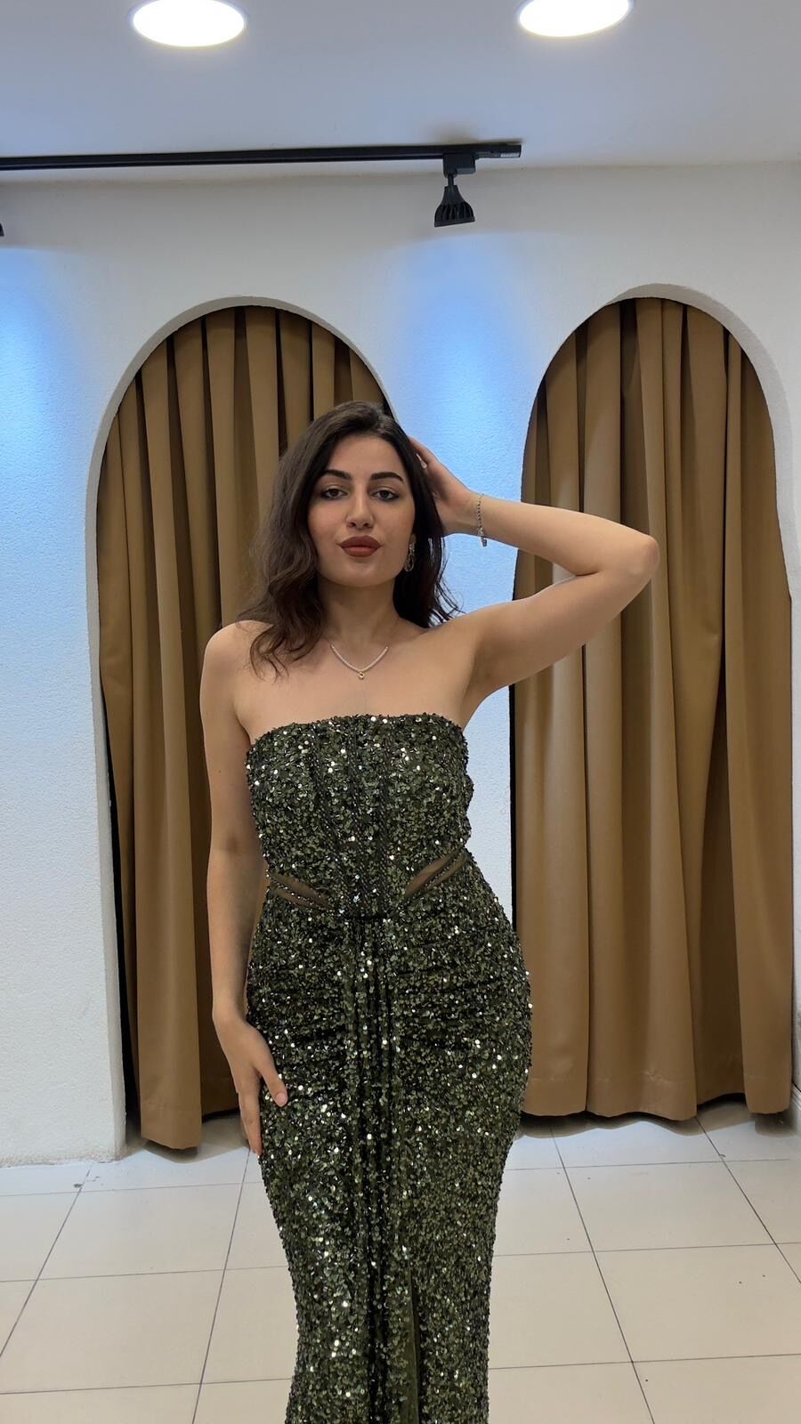 ZÜMRÜT YEŞİLİ STRAPLEZ  ABİYE ELBİSE