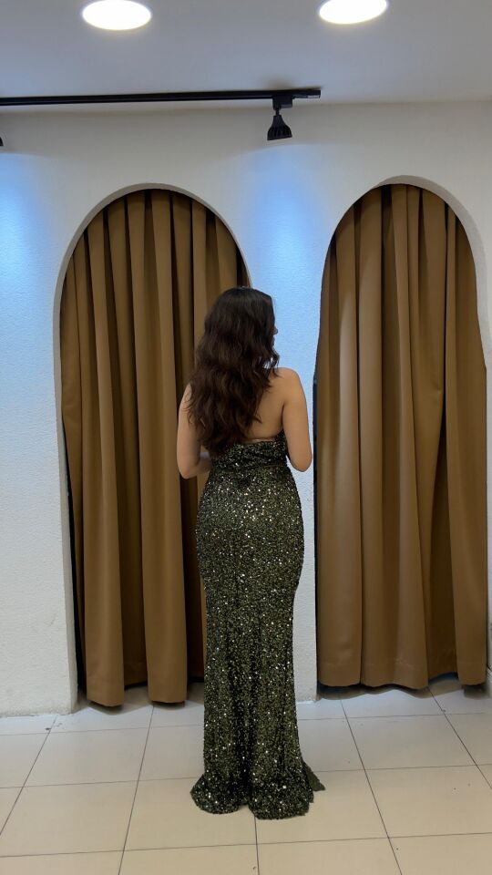 ZÜMRÜT YEŞİLİ STRAPLEZ  ABİYE ELBİSE