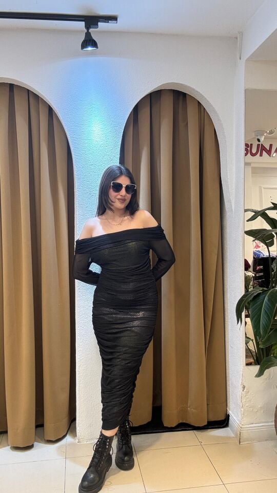 SİYAH MADONNA YAKA  KALEM ELBİSE