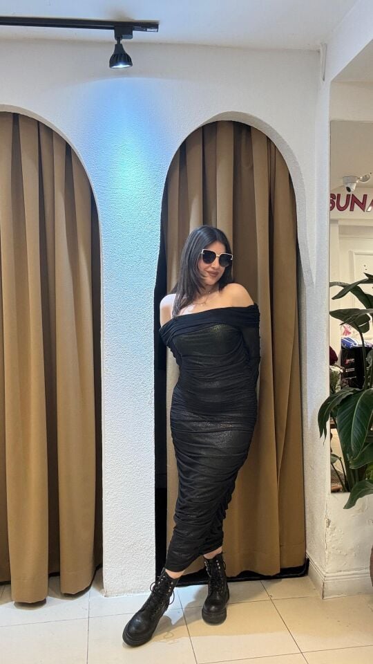 SİYAH MADONNA YAKA  KALEM ELBİSE