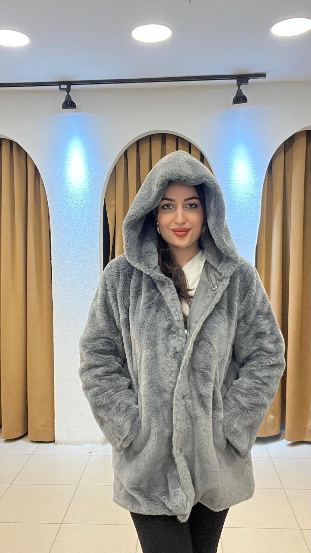 GRİ ÇITÇITLI KAPİŞONLU KÜRK