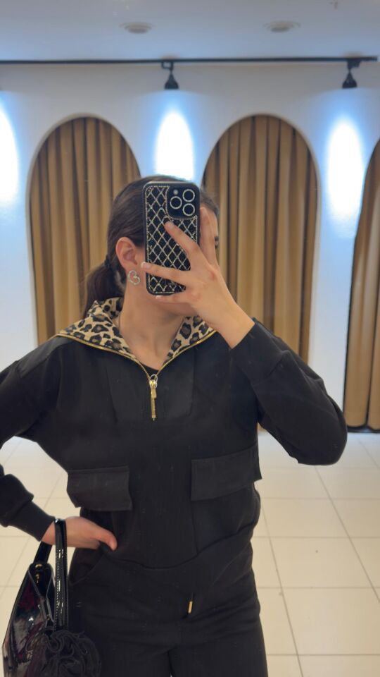 SİYAH YAKASI LEOPAR DESENLİ SWEAT