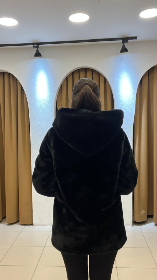 SİYAH ÇITÇITLI KAPİŞONLU KÜRK