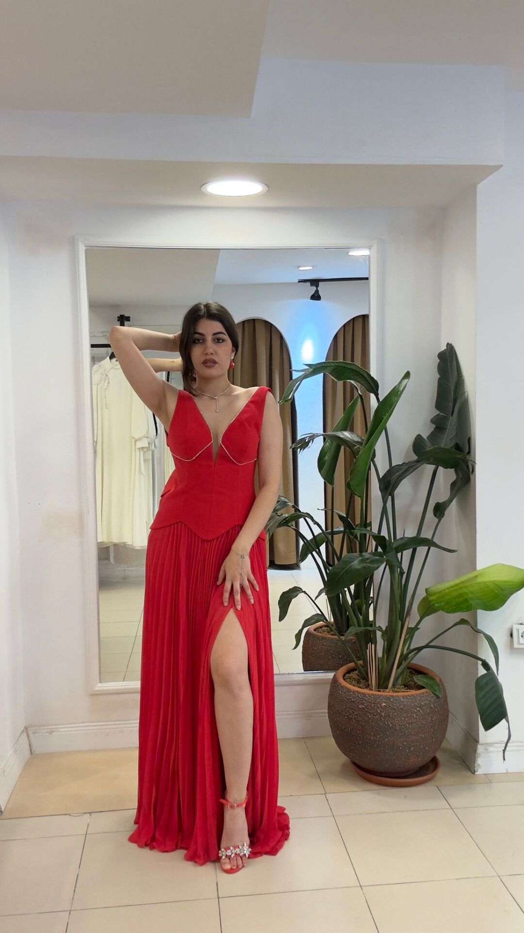 KIRMIZI YAKASI TAŞ ŞERİTLİ ŞIFON ABİYE