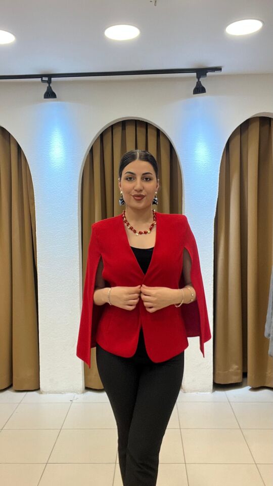 KIRMIZI YARASA KOL OMUZLARI VATKA DETAYLI CEKET Kırmızı - XL