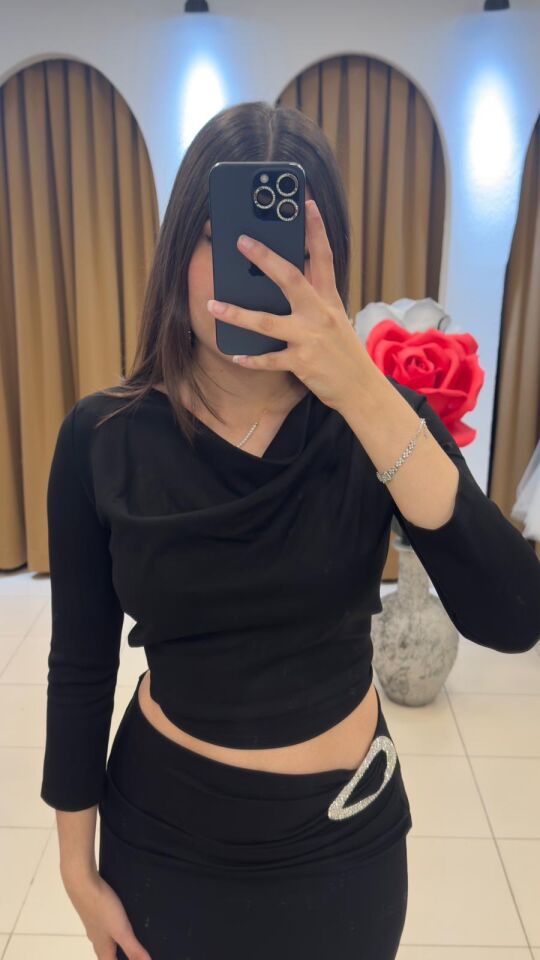 KALEM ETEK TARZINDA  BELİNDE AKSESUAR SİYAH UZUN KOLLU BADİ TAKIM