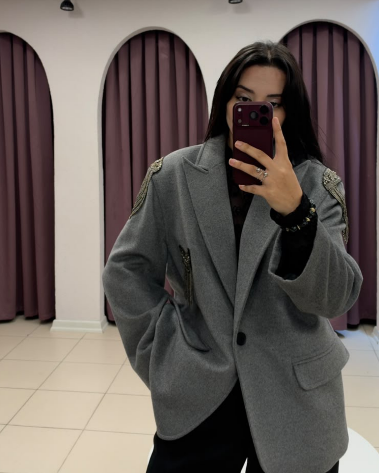 Omuz ve Göğüs Taş İşlemeli Gri Oversize Kaşe Ceket 36