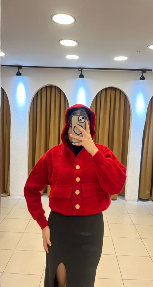 KIRMIZI KAPİŞONLU AYARLANABİLİR HIRKA