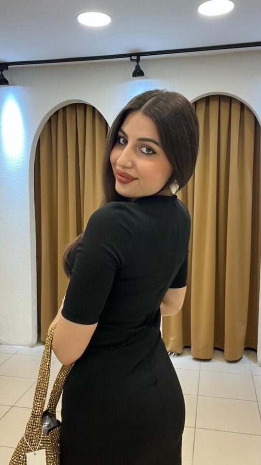 SİYAH KISA KOLLU KALEM ELBİSE