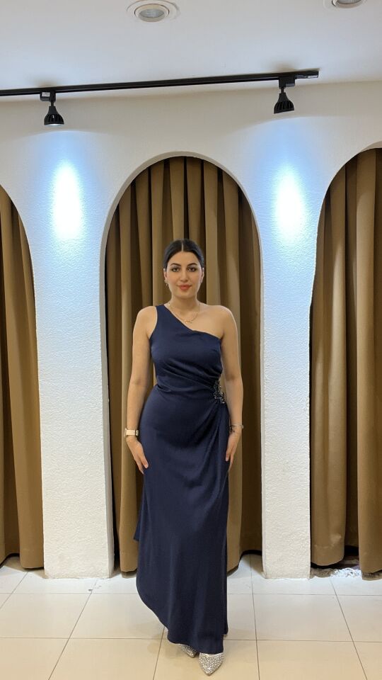 LACİVERT TEK OMUZ ASİMETRİK KESİM ABİYE