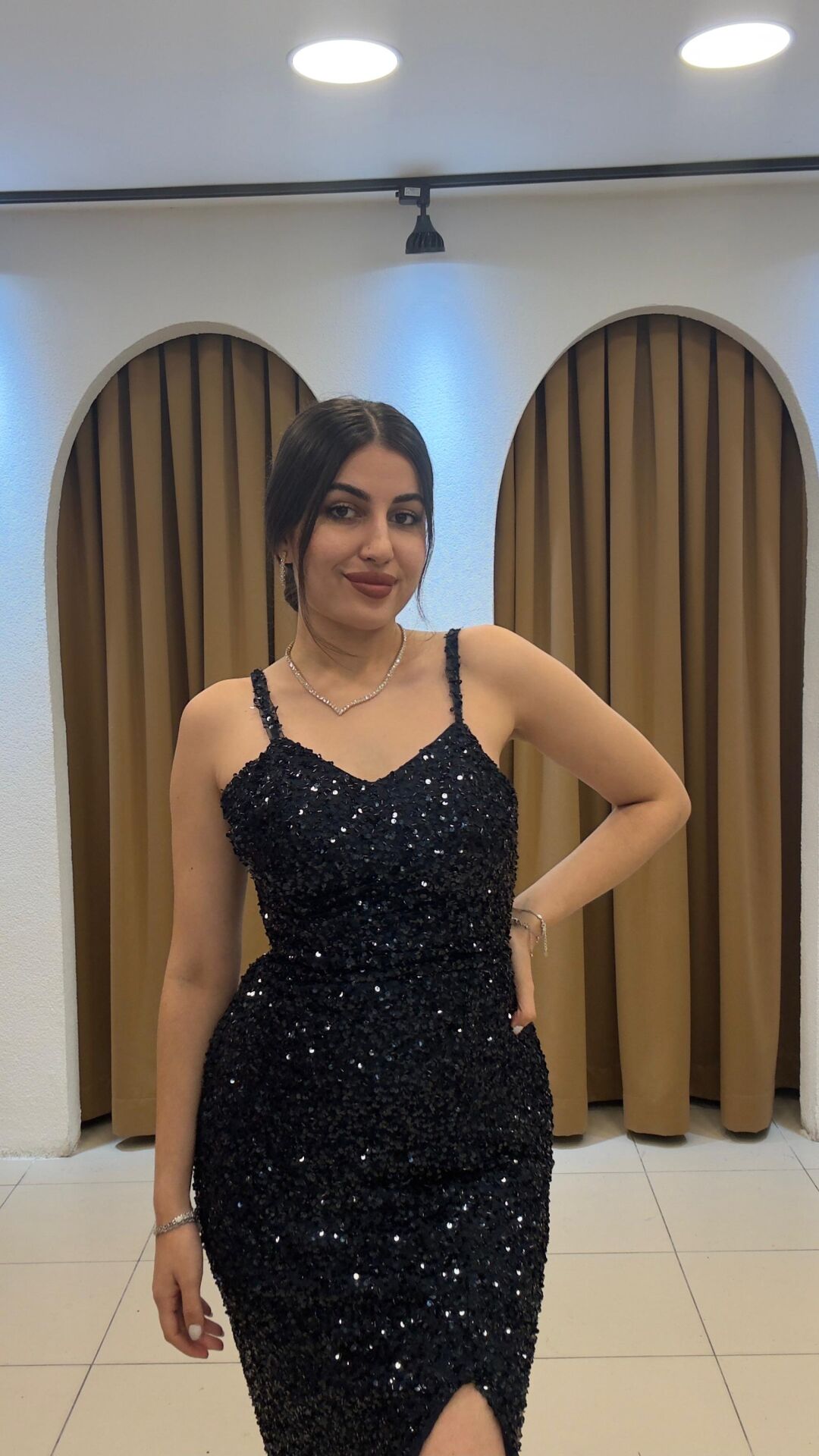 LACİVERT PAYETLİ İNCE ASKILI YIRTMAÇLI ABİYE