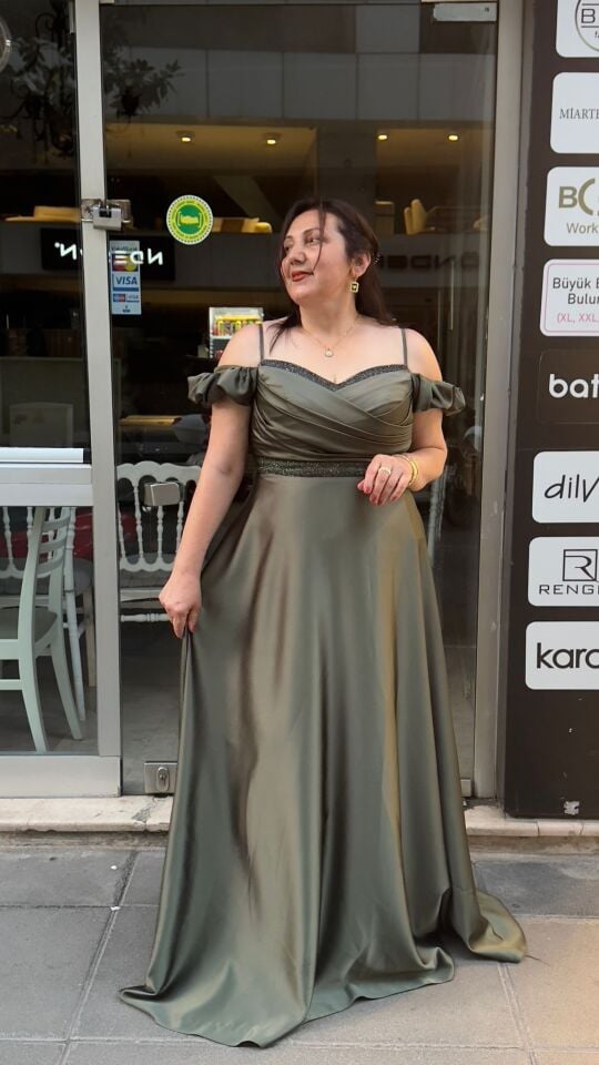 ZÜMRÜT YEŞiLİ ABİYE