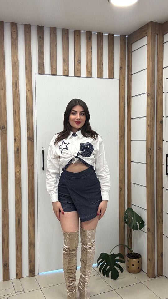 BEYAZ LACİVERT DETAYLI GÖMLEK L