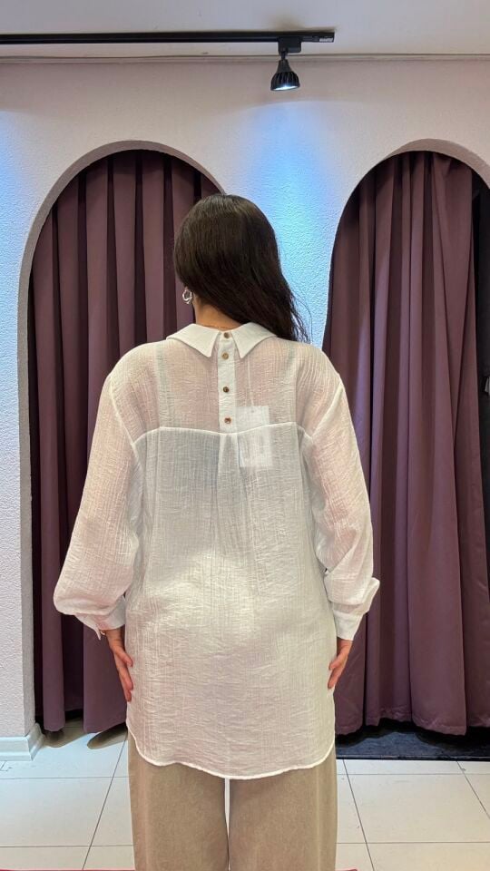 Beyaz Keten Sırtı düğme detaylı oversize   dokulu gömlek 46