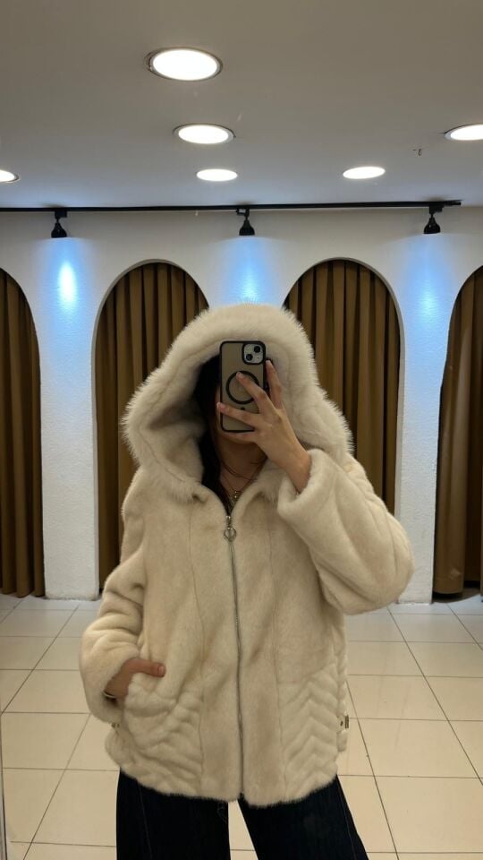 KREM KAPİŞONLU FERMUARLI İTHAL KÜRK