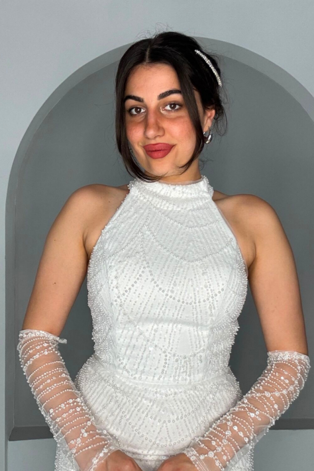 Beyaz pullu halter yaka eldivenli balık model abiye 44
