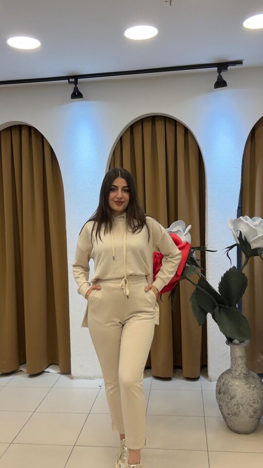 BEJ KAPİŞONLU EŞOFMAN TAKIMI