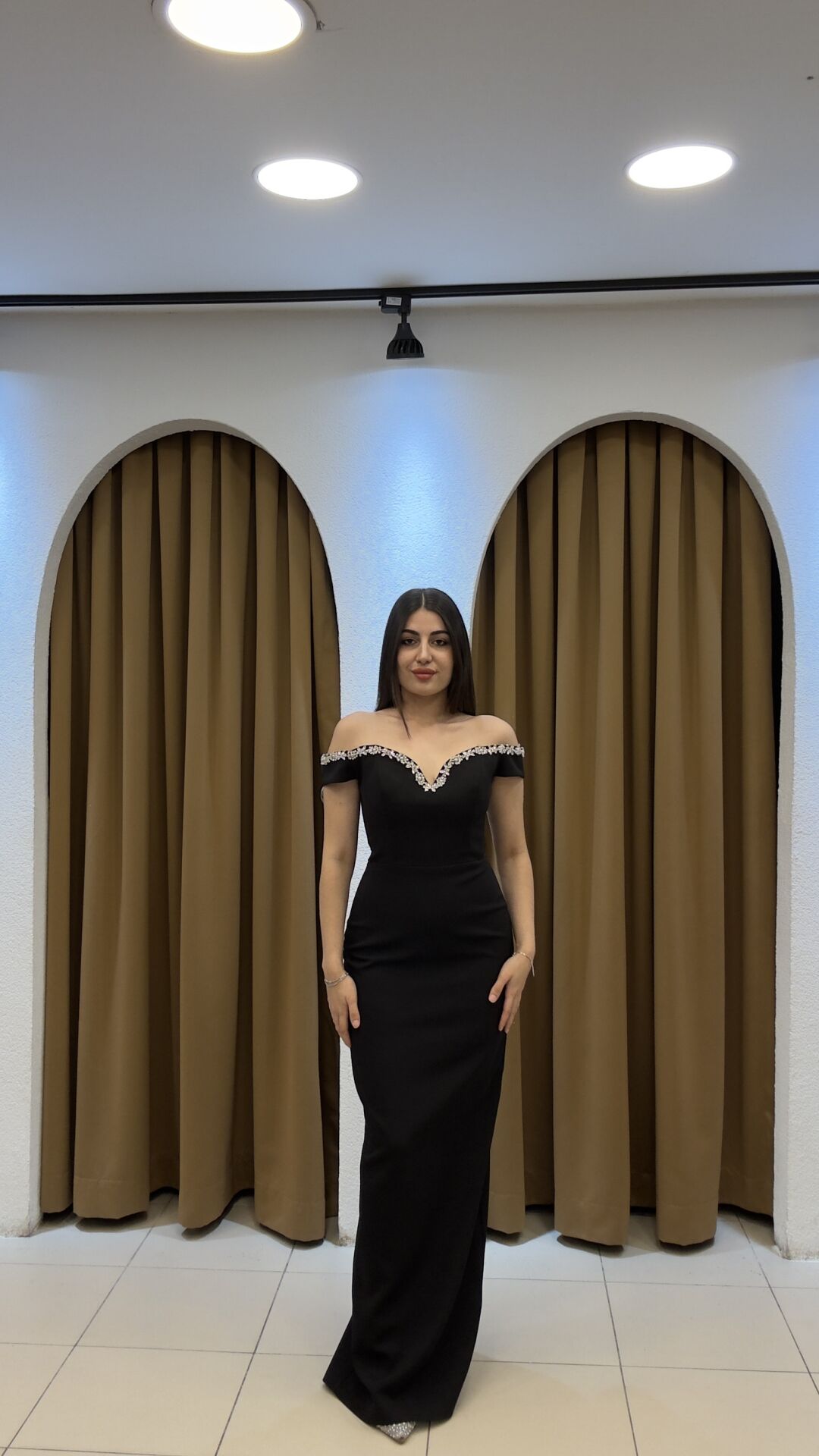 SİYAH İNCİ İŞLEMELİ ABİYE ELBİSE