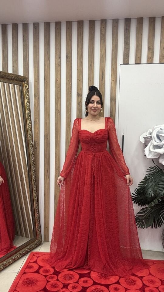 KIRMIZI DANTEL İŞLEMELİ GECE ELBİSESİ 44